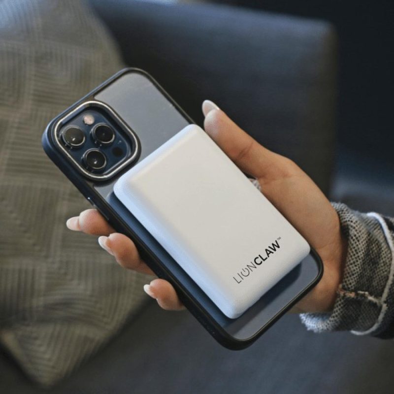 Lion Energy CLAW 10000 mAh Magsafe PD20W Fast Charge Powerbank - 3